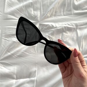 BARELY WORN PRADA SUNGLASSES